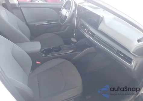 2025 Kia K4 Lxs из США, поврежденный, VIN 3KPFT4DE3SE028271